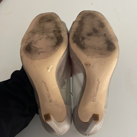 BCBG generation Taupe 4 in open toe pumps with ankle strap, sheer mesh sides - Picture 5 of 8